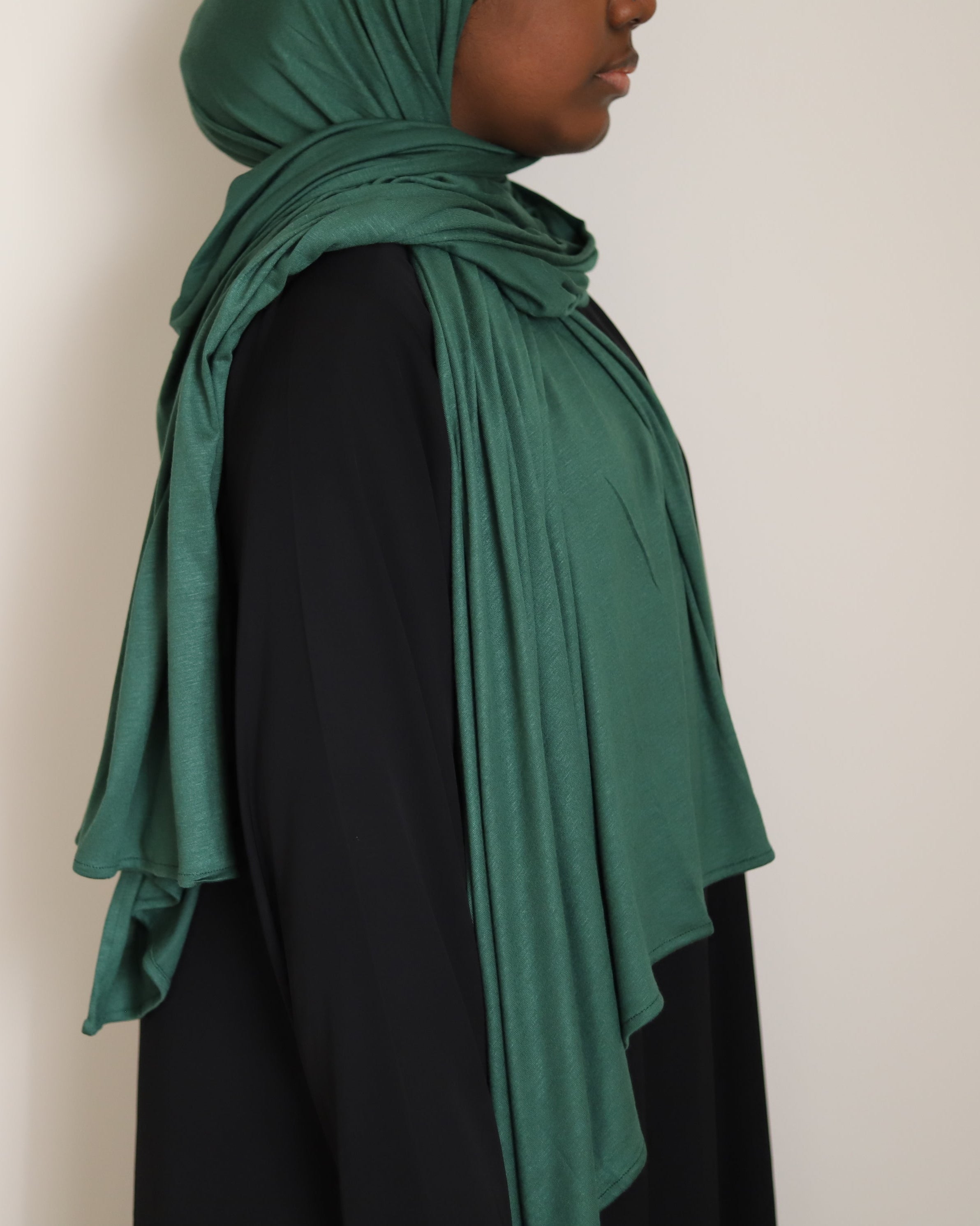 long cotton jersey hijab in the color emerald