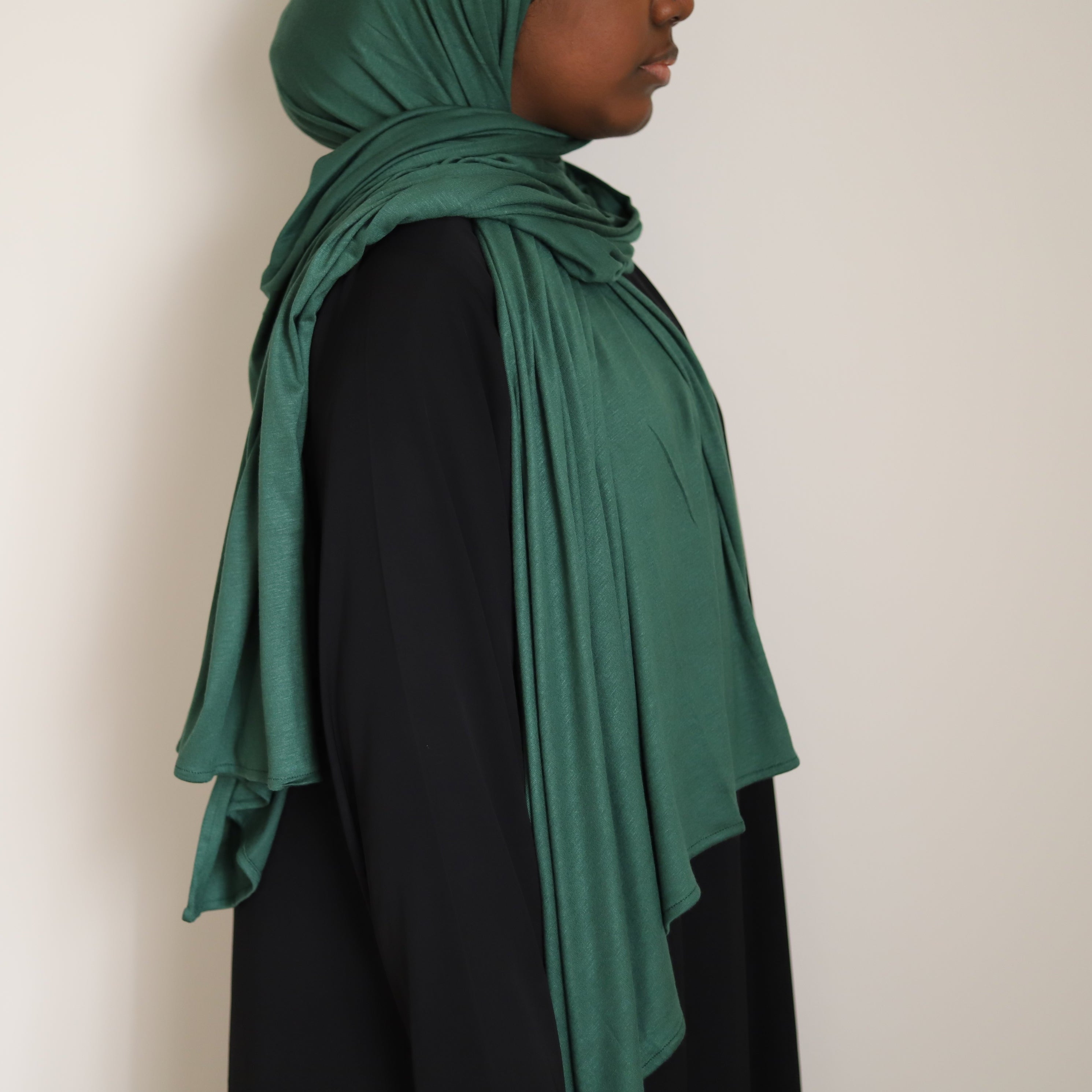 long cotton jersey hijab in the color emerald